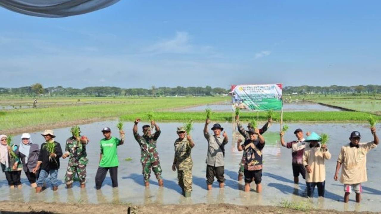 Pemkab Bojonegoro Dukung Gerakan Percepatan Tanam Padi Serempak se -Jatim
