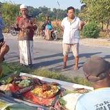 Wujud Syukur Atas Hasil Panen, Petani Desa Kedungbondo Lakukan Ritual Tradisi Wiwitan