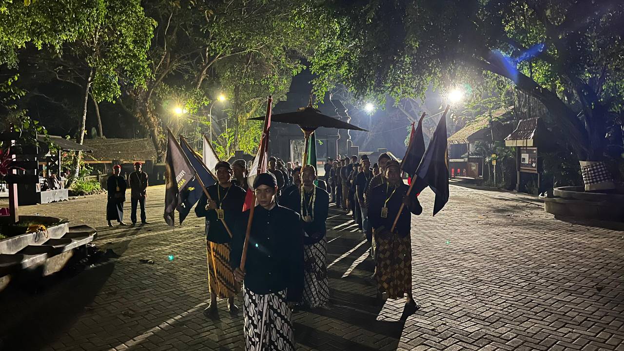 10 Muharram 1448 H, Lestarikan Budaya Kirab Pusaka 'Ajining Gegaman - Nagari Indonesia' di Kayangan Api