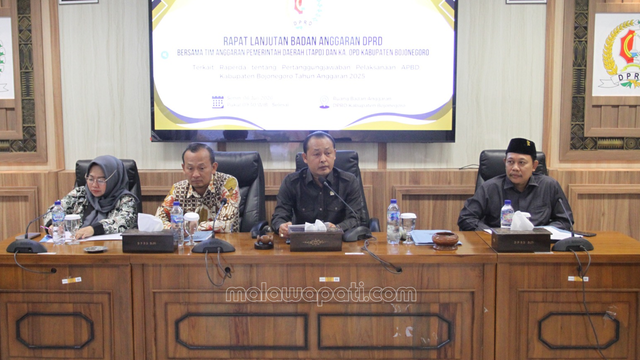 Unsur Pimpinan DPRD Bojonegoro dalam Rapat Banggar D{RD Bojonegoro, Selasa (6/7). Foto : dok./ Rinna H.