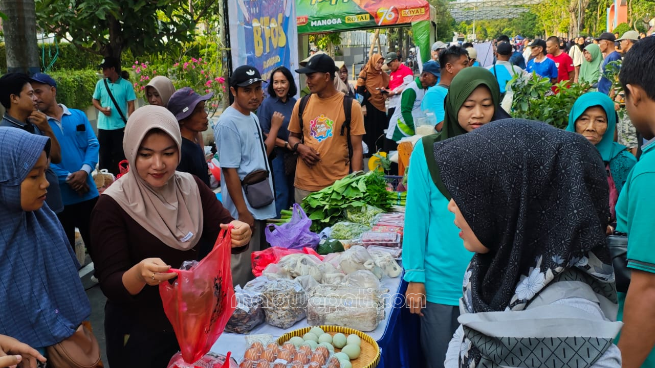 Pangan Hasil Petani Lokal Rutin Dipasarkan DKPP Bojonegoro Bertajuk B’FOS di CFD Alun-Alun