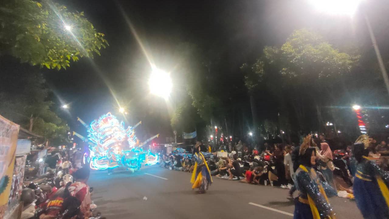 Parade Oklik dan Pawai Obor Sewu Sukses Digelar Disbudpar Bojonegoro, Bupati Wahono: Jadi Ikon Daerah yang Membanggakan