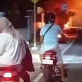 Waspada Musim Kemarau, Diduga Akibat Putung Rokok Menyala Membakar Sejumlah Pohon Depan SMPN I Temayang