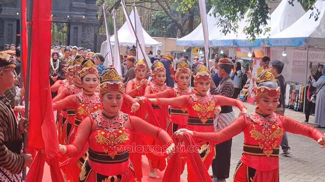 Prosesi Kirab di Kayangan Api Bojonegoro, Sabtu (28/6). Foto : Rinna H.