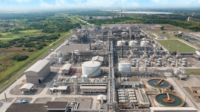 Foto udara lokasi Lapangan Minyak Blok Cepu yang dikelola ExxonMobil Cepu Limited (EMCL). Foto :dok./ Rinna H.