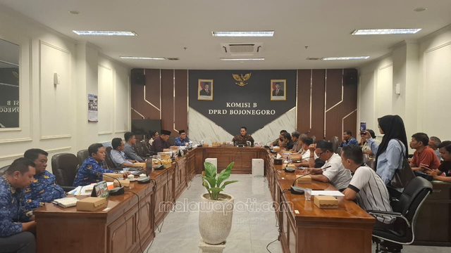 TPS Pasar Wisata Dikeluhkan Sepi, Komisi B Targetkan Akhir Juli Minta Semua Pedagang Jadi Satu Tidak Berpencar