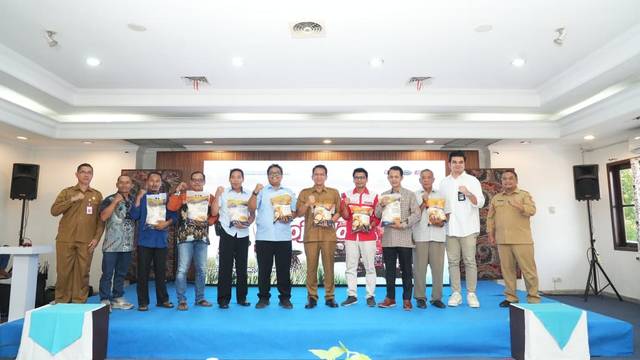BUMD Pangan Mandiri Bojonegoro Perdana Luncurkan Produk Bermerk "Rojo Nogo"