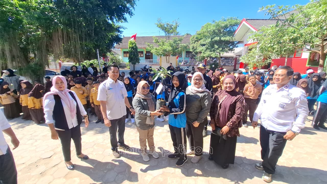 Perum Perhutani Parengan Bersama PT Pertamina EP Cepu Field Gencarkan Gerakan Satu Anak Satu Pohon