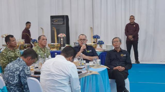 Suasana dialog bersama juga Dirut Agrinas di KDMP Ngampel, Selasa (12/5). Foto : Rinna H.