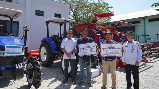 Puluhan Gapoktan Bojonegoro Terima Bantuan Sarana Prasarana dan Perlindungan Tanaman