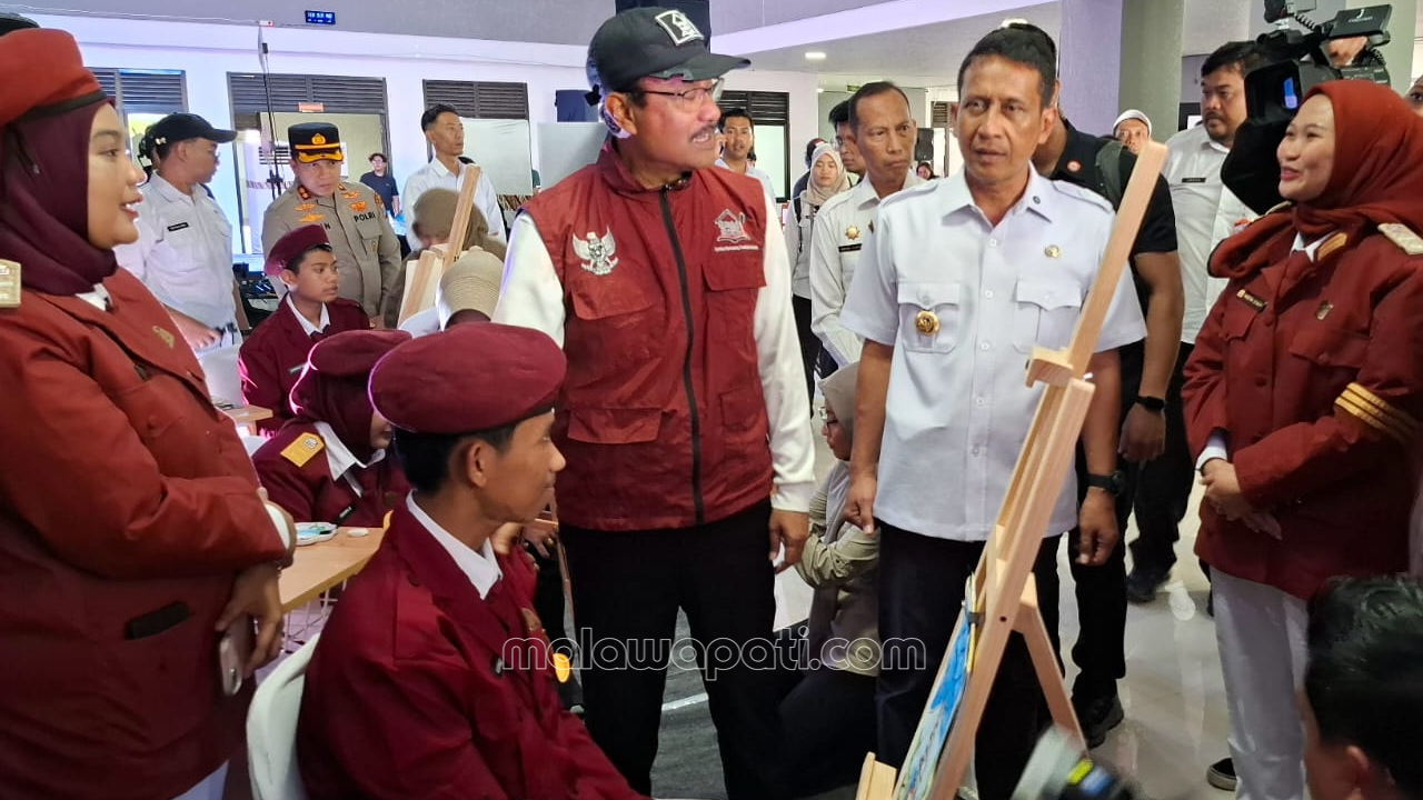 Mensos Gus Ipul Kunjungi SRMA 36 Bojonegoro, Dengarkan Optimisme Cerita Perubahan Siswa Sekolah Rakyat