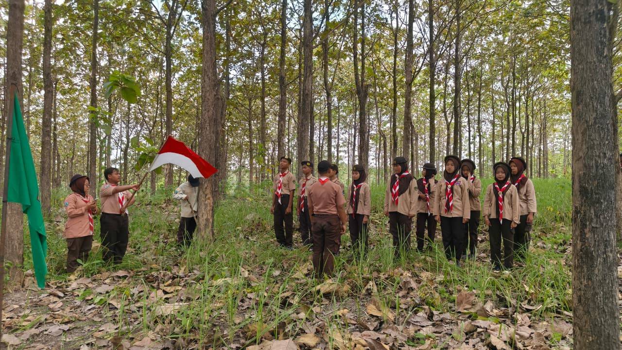 Kenalkan dan Jaga Hutan Lewat Saka Wanabakti Angkatan 27 KPH Padangan