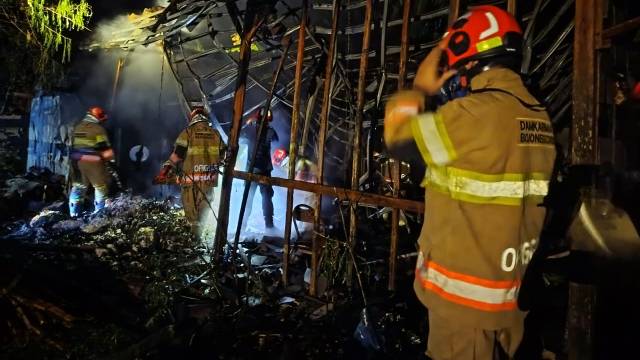 Rumah Tukang Pijat di Dander Ludes Terbakar