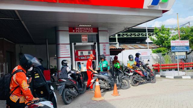 Sempat Beralih ke Pertamax, Kini Ojol Bojonegoro-Tuban Kembali Gunakan BBM Pertalite
