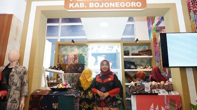 Dekranasda Bojonegoro Pamerkan Karya Kreatif di Makassar