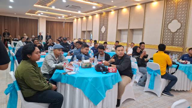 Para awak media massa di Bojonegoro yang hadir dalam Pra Pers Release di PT BPR Bank Daerah Bojonegoro, Jumat (27/3). Foto : Rinna H.