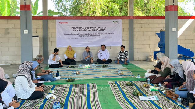 Antusias Warga Bojonegoro Belajar Budidaya Magot dan Olah Kompos di TPS 3R Srawung Makmur Desa Trucuk